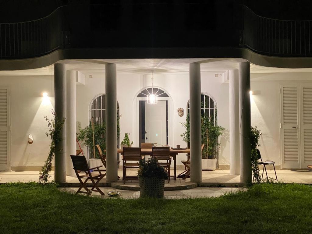Casa Blanca B&B Латина Экстерьер фото