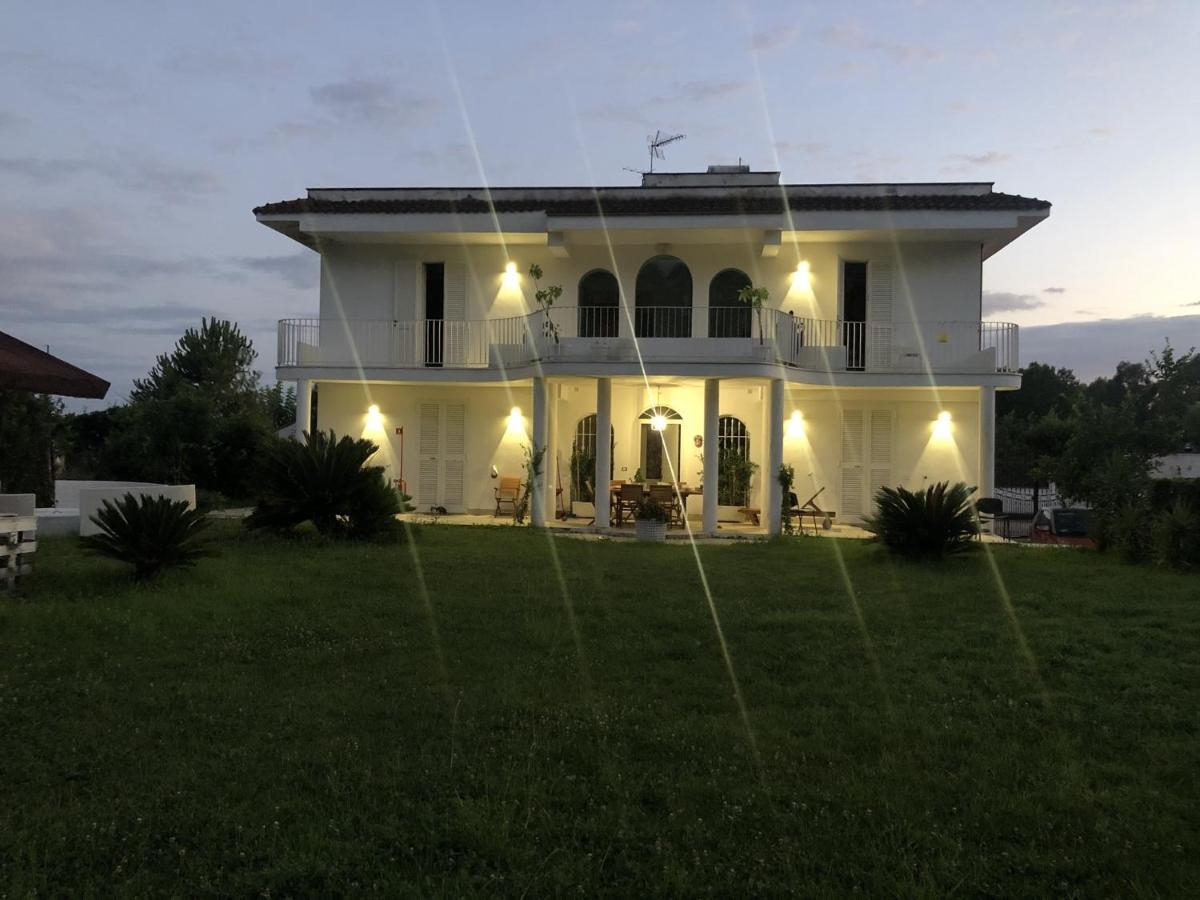 Casa Blanca B&B Латина Экстерьер фото