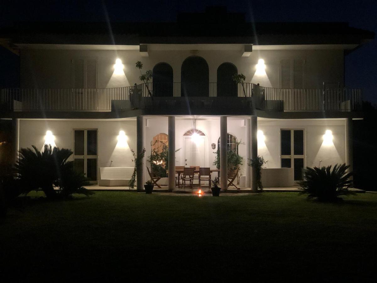 Casa Blanca B&B Латина Экстерьер фото