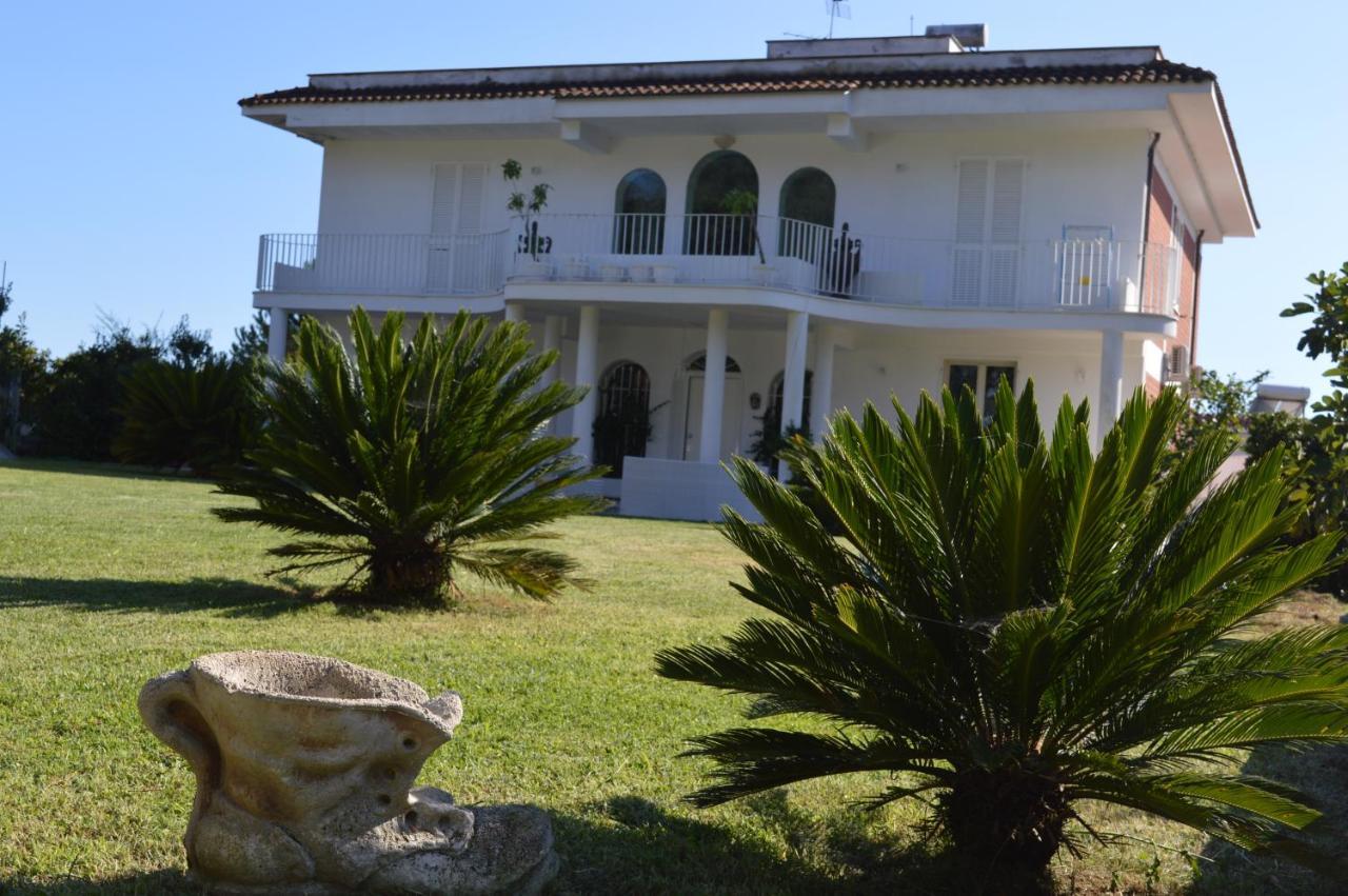 Casa Blanca B&B Латина Экстерьер фото